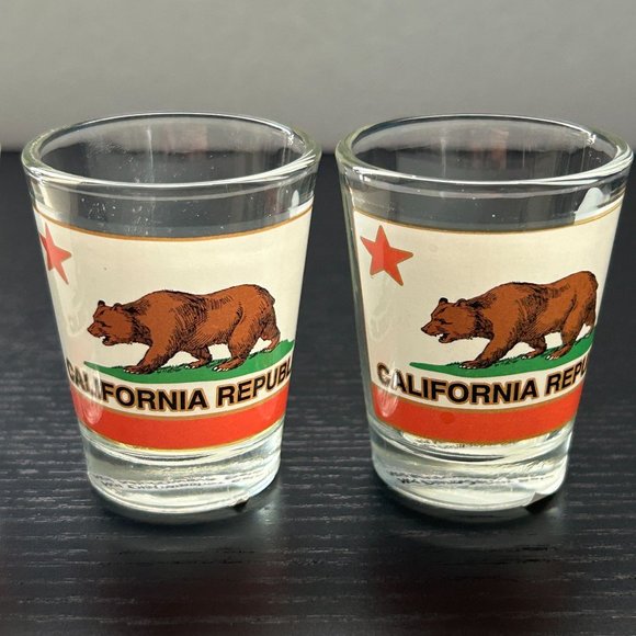 Lot of 4 California Cali Republic‎ Shot Glass Bear Flag Souvenir Decor Gift - Picture 7 of 10